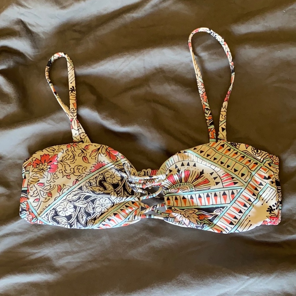 Billabong bikini top